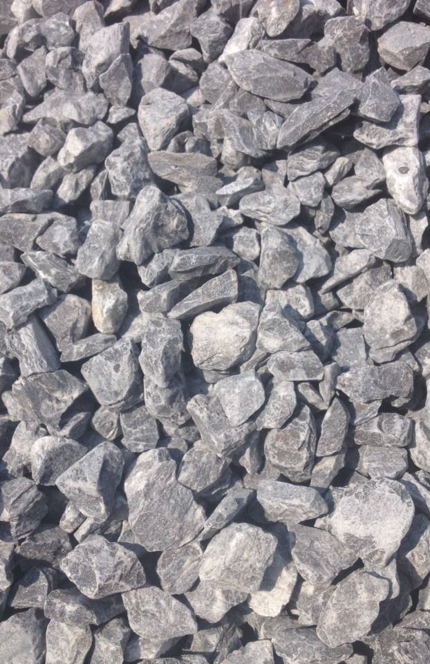 หินที่ใช้ในการผลิตคอนกรีต เป็นหินที่มีเหลี่ยมมุม ขนาด3/4" ซึ่งจะทำให้คอนกรีตมีความแข็งแกร่งกว่าหินรูปทรงอื่น